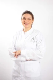 Colocación de pendientes, perforación del lóbulo de la oreja en Castellón. Servicio de Salud integra de Farmacia Latasa