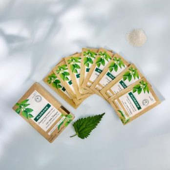 KLORANE CHAMPU MASCARILLA 2 EN 1 POLVO A LA ORTIGA Y A LA ARCILLA 8 SOBRES 3 G